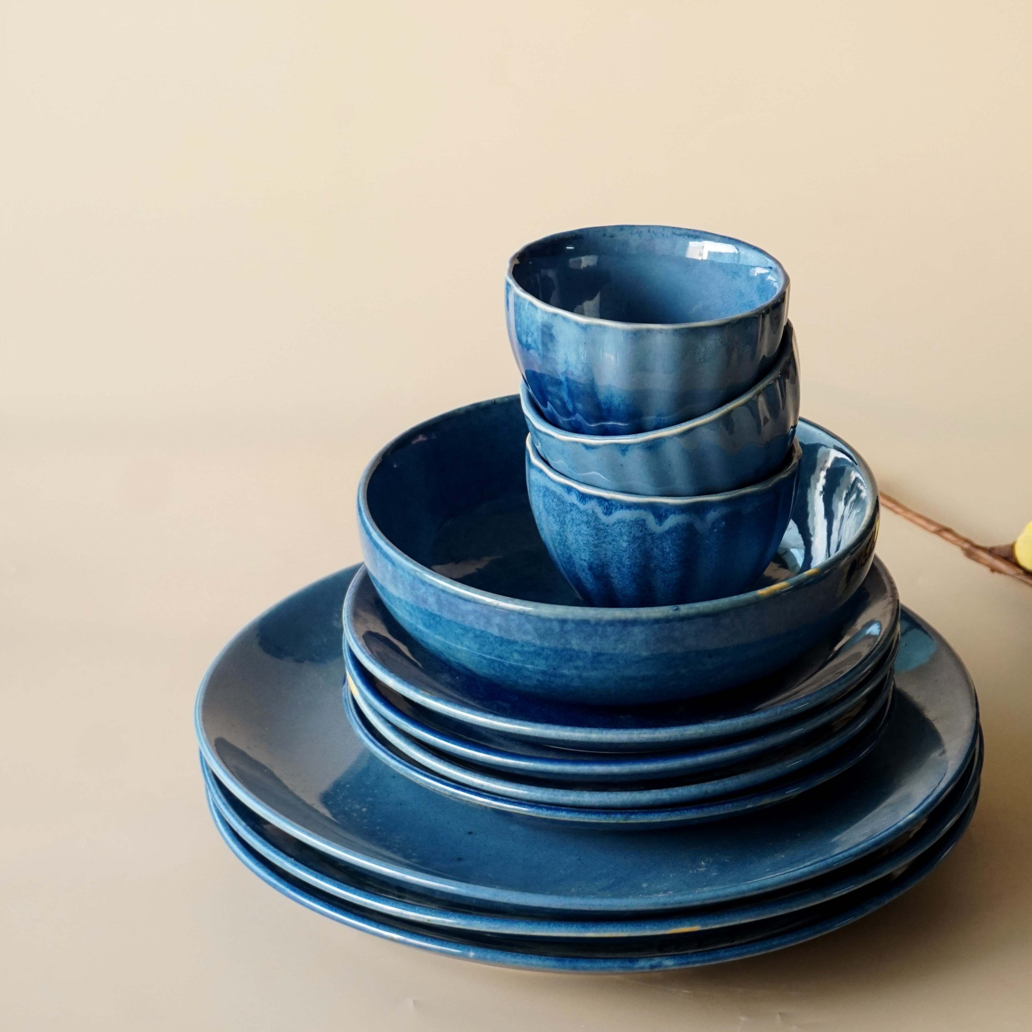 Six piece shop dinner set