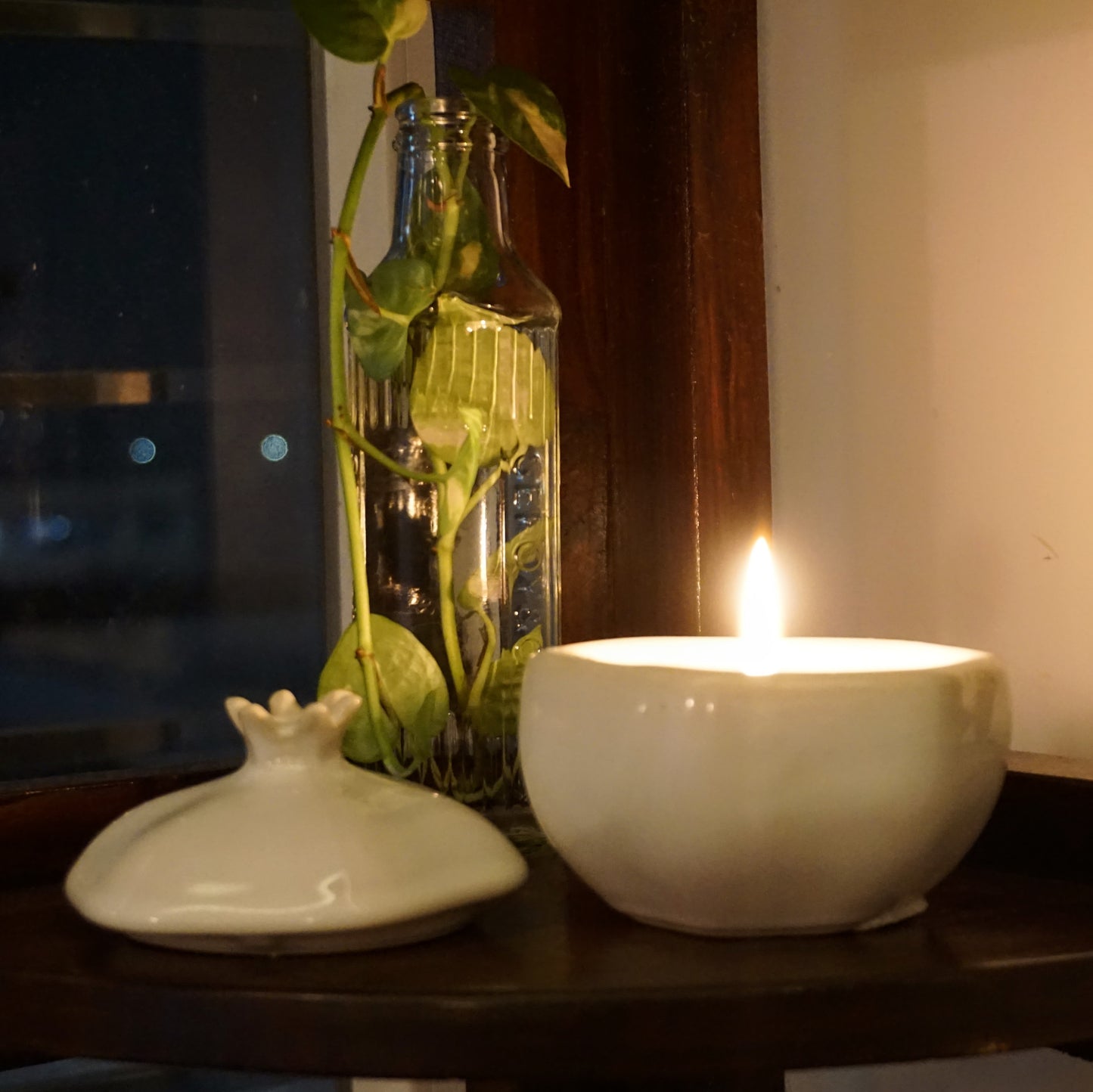 Anaar Ceramic Jar With Candle | White