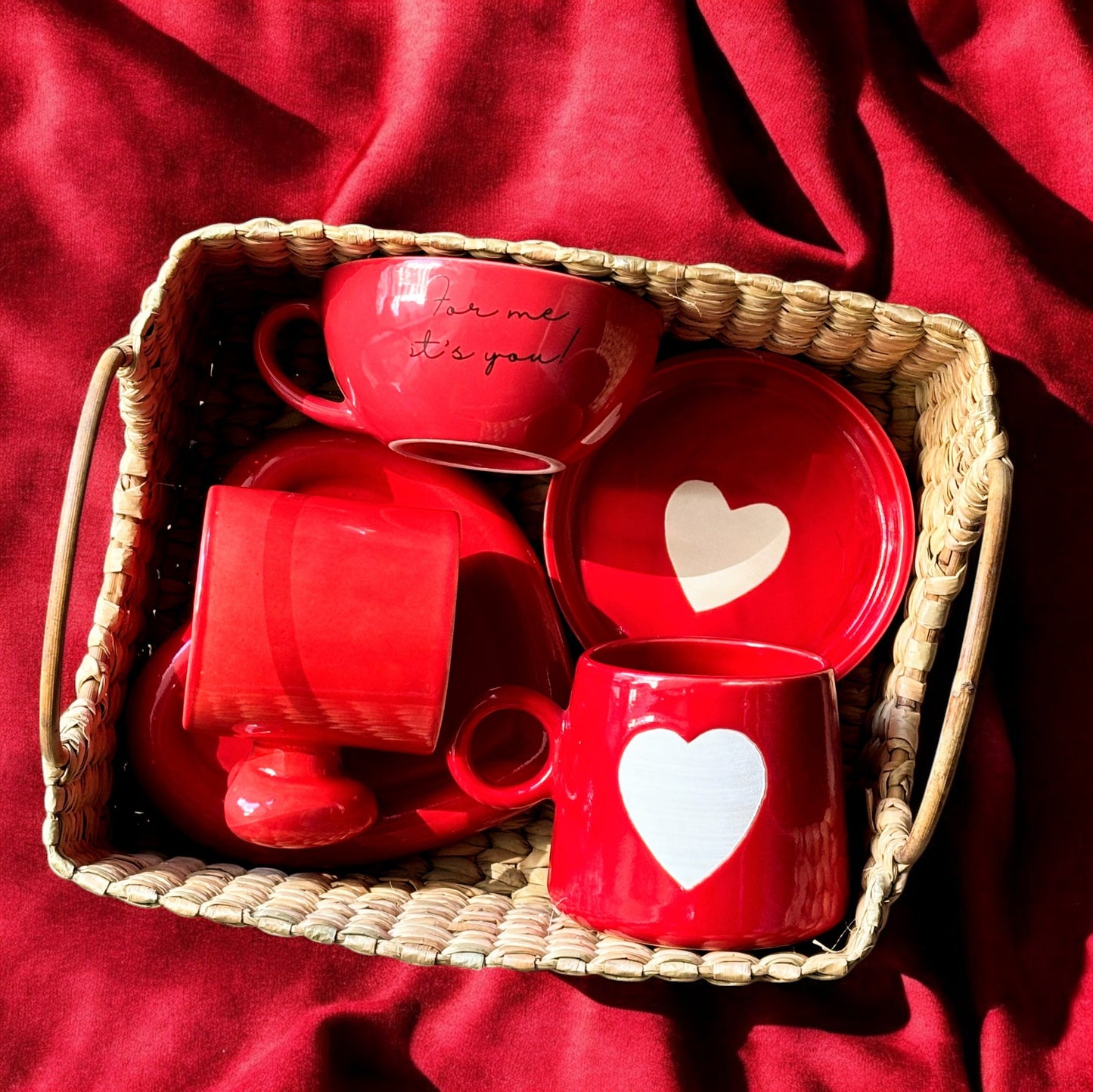 Passion Red Gift Set with Kauna Grass Basket