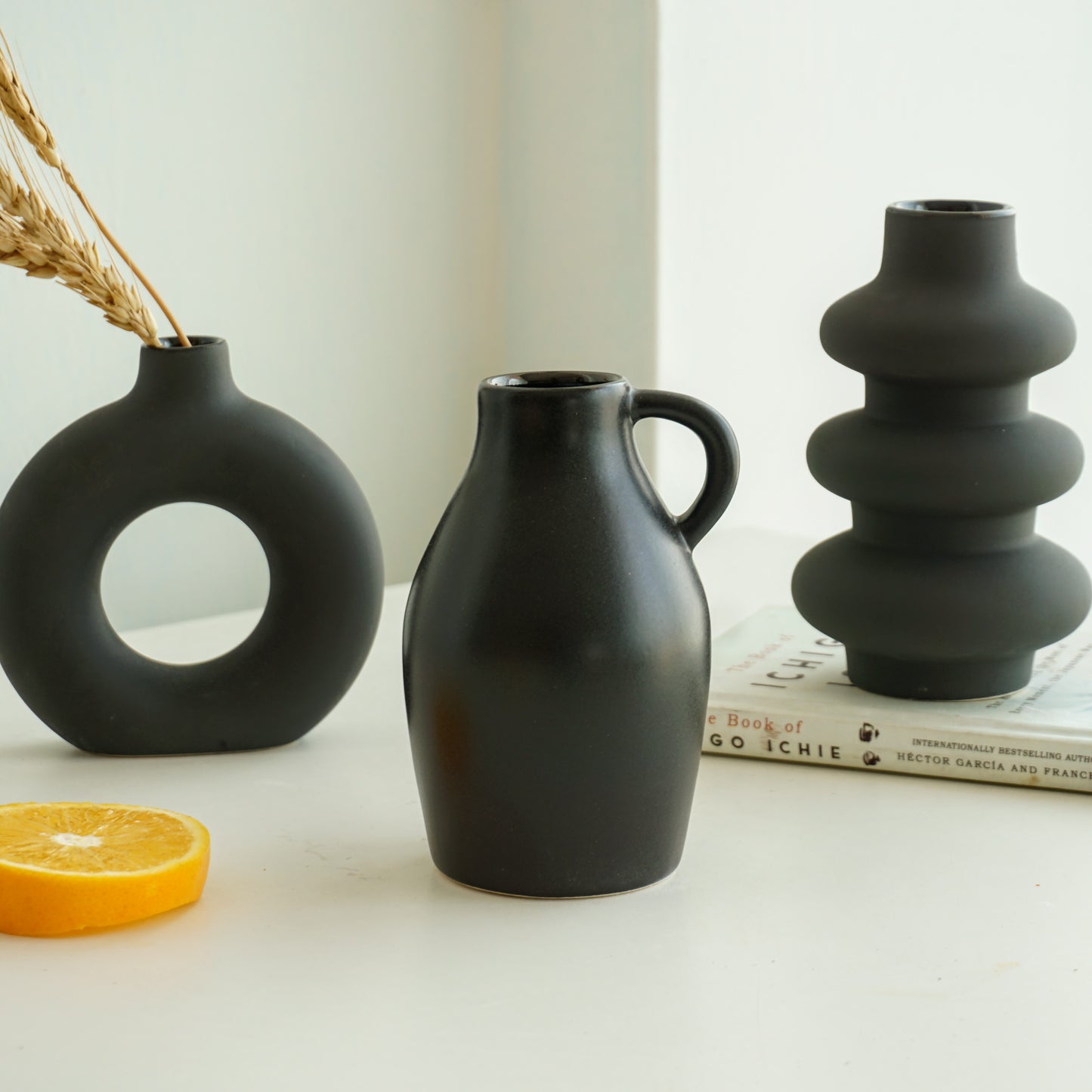 Chic Black Minimal Vase