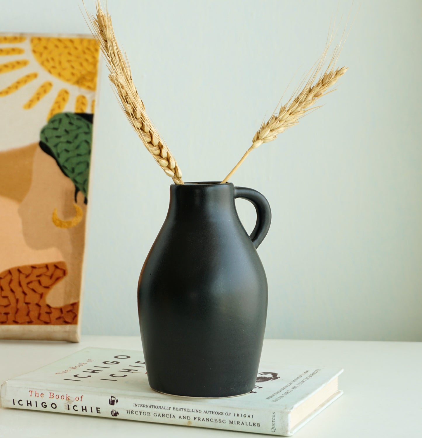 Chic Black Minimal Vase